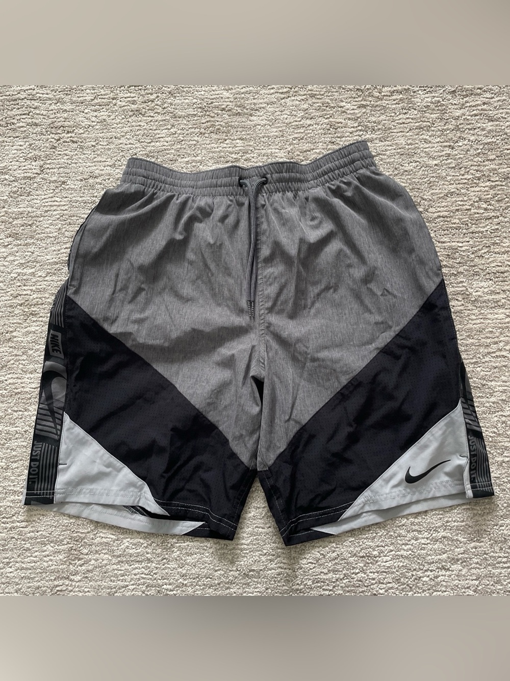 Nike Logo Tape Vortex Volley Shorts Size Large Pockets Gray Swim Shorts Trunks